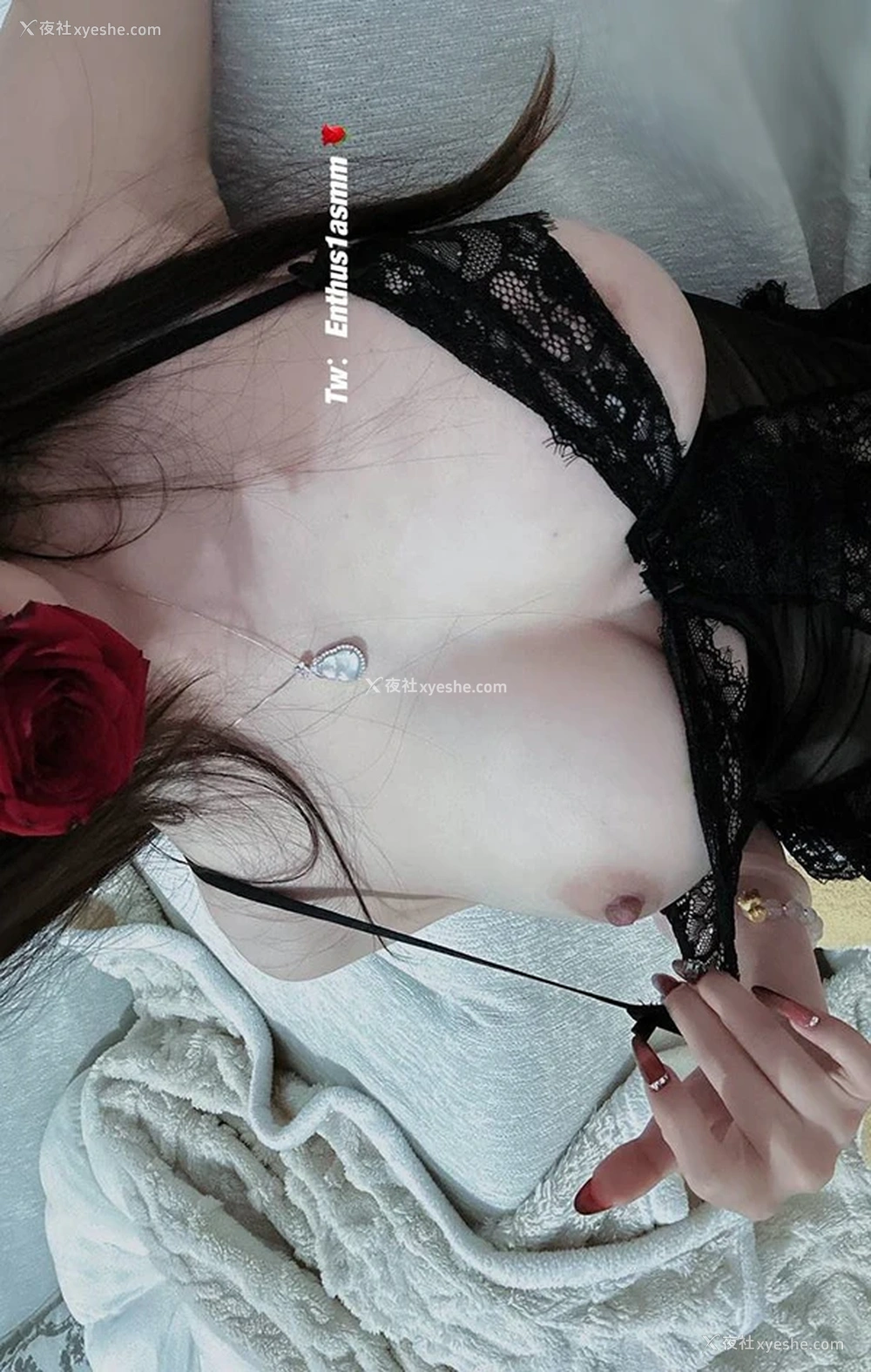 1P - 推特美女@Enthus1asmm 私拍美乳无圣光图集