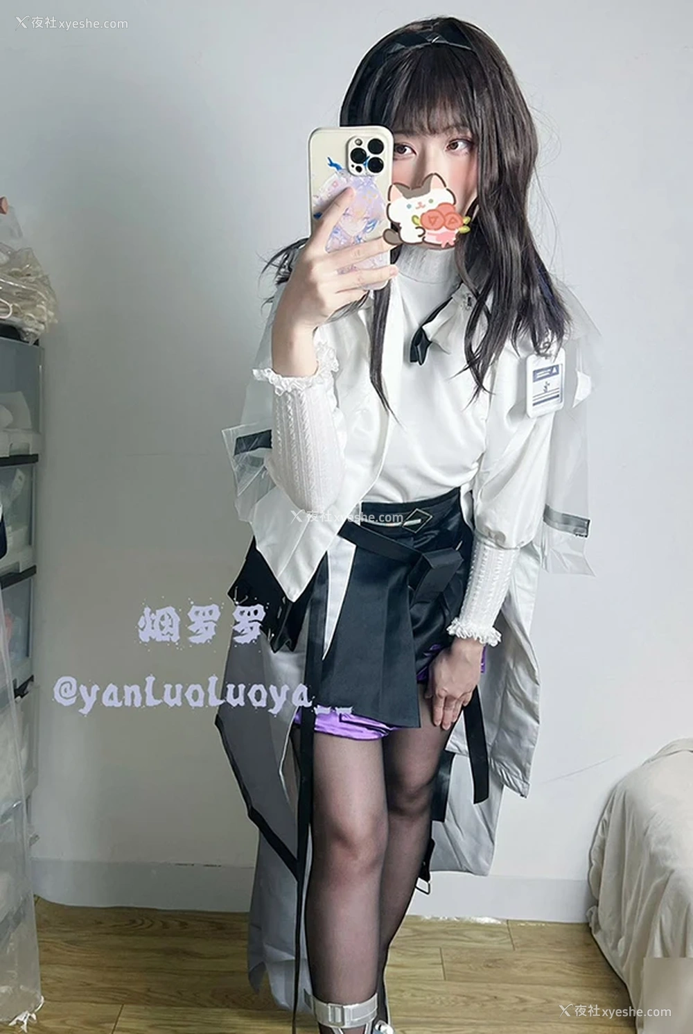 1P - 福利姬烟罗罗@yanluoluoya居家私拍尺度图3
