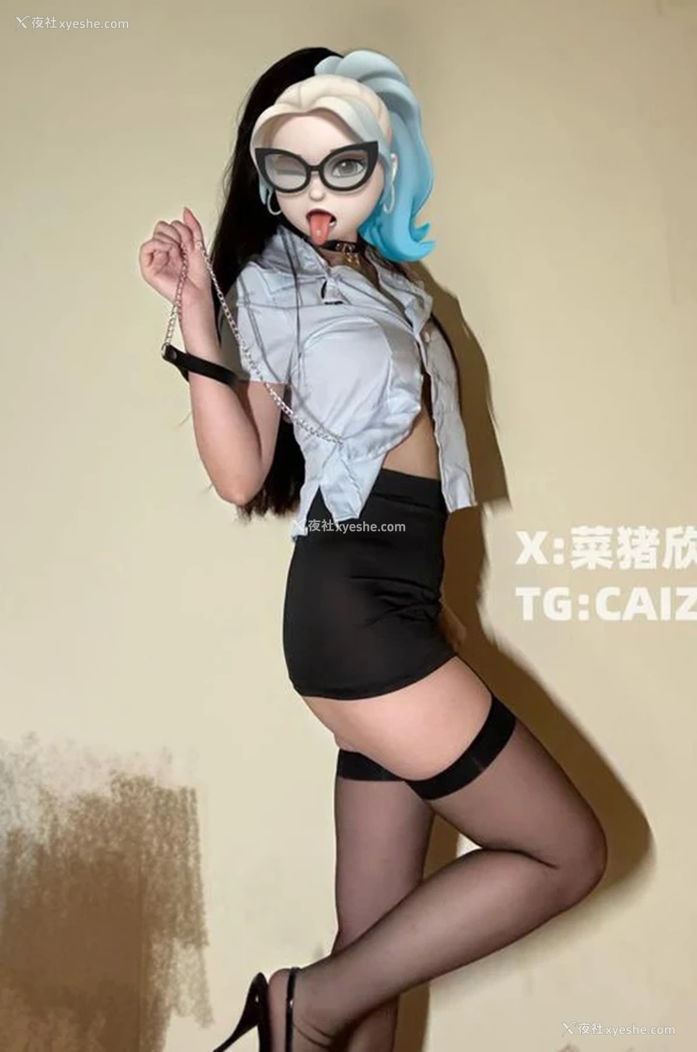 1P - 推特美女@欣欣子长发美乳无圣光尺度图集