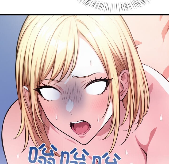 55P - 被隔壁房的男人NTR