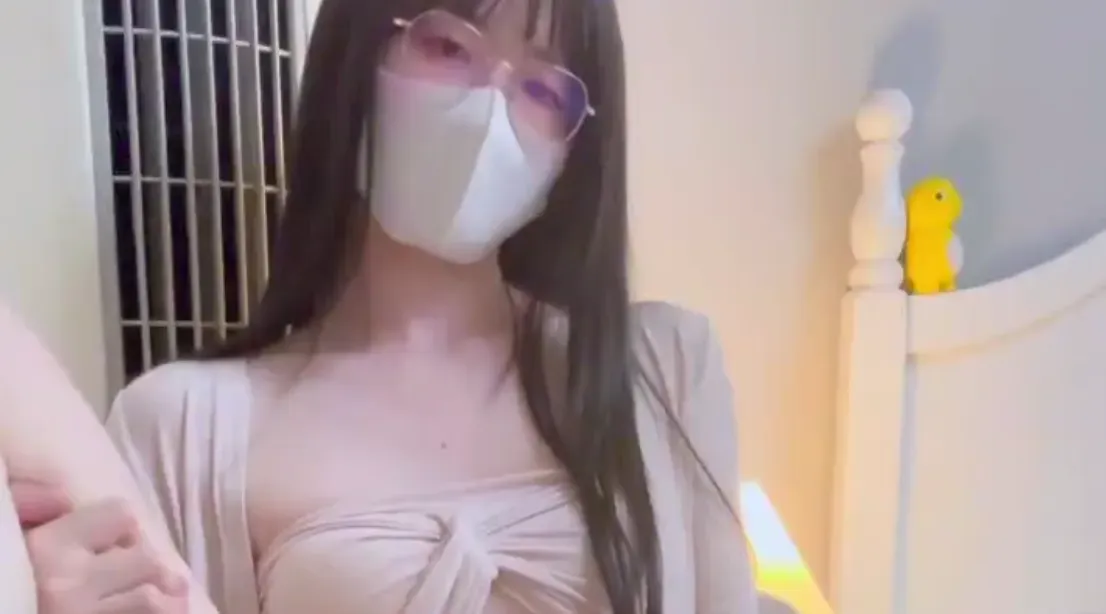 【伪娘】推特xiaoxiaoming_小m好想被调教，希望有金主S能带我想体验野战，车震，群P，满足你的发泄