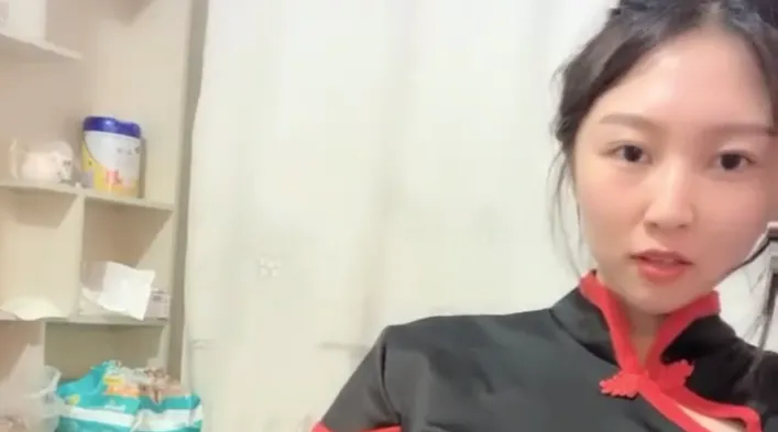国产直播.高颜值女神盲盒系列-极品哺乳期女主播【巨乳奶妈和白浆少女 】，超级大奶 母乳展示，稀有类型，且看且珍惜_9