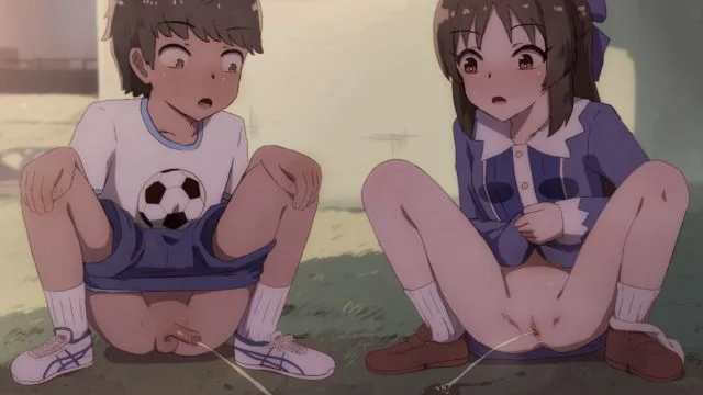 クラスの男子と连れ液体で、见せあいっこする橘