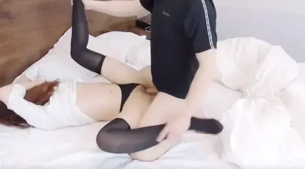 御姐人妻少妇，外表有多端庄床上就有多淫荡，香甜白嫩肌肤 美乳丰臀极品反差！2