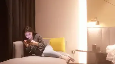｜小宝寻花｜约了个颜值不错外围妹子TP啪啪，摘掉套子被妹子发现不让做