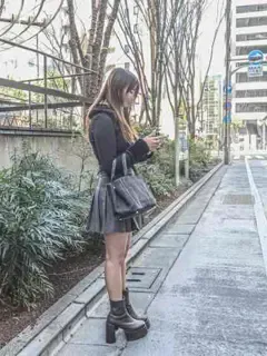 FC2-PPV-4396667 一个让你想抚摸她的年轻女士。 *未经审查的原始中出 口中射精。