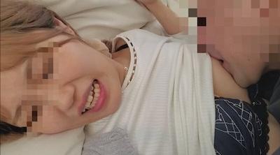 FC2-PPV-4647280 她瞒著丈夫借钱，却无力偿还，丈夫便把她带到自己的房间，乱摸她的身体，虽然她徒劳地反抗，但他还是将大量非丈夫的精液射入了她的阴道。